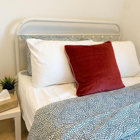 Elegant Rooms In Shared Townhouse Next To Beach Whitby Zewnętrze zdjęcie