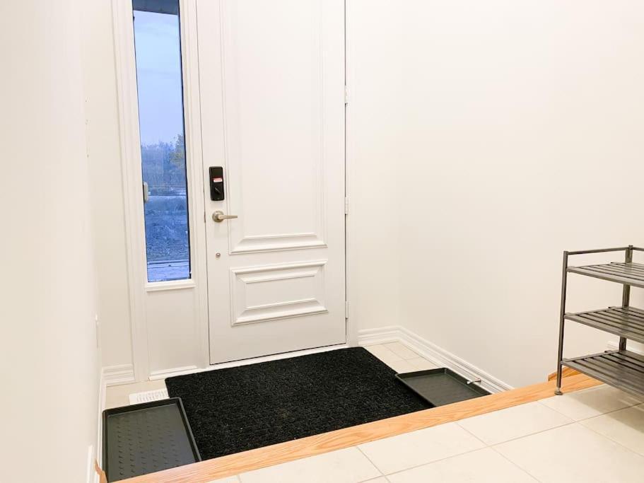 Elegant Rooms In Shared Townhouse Next To Beach Whitby Zewnętrze zdjęcie