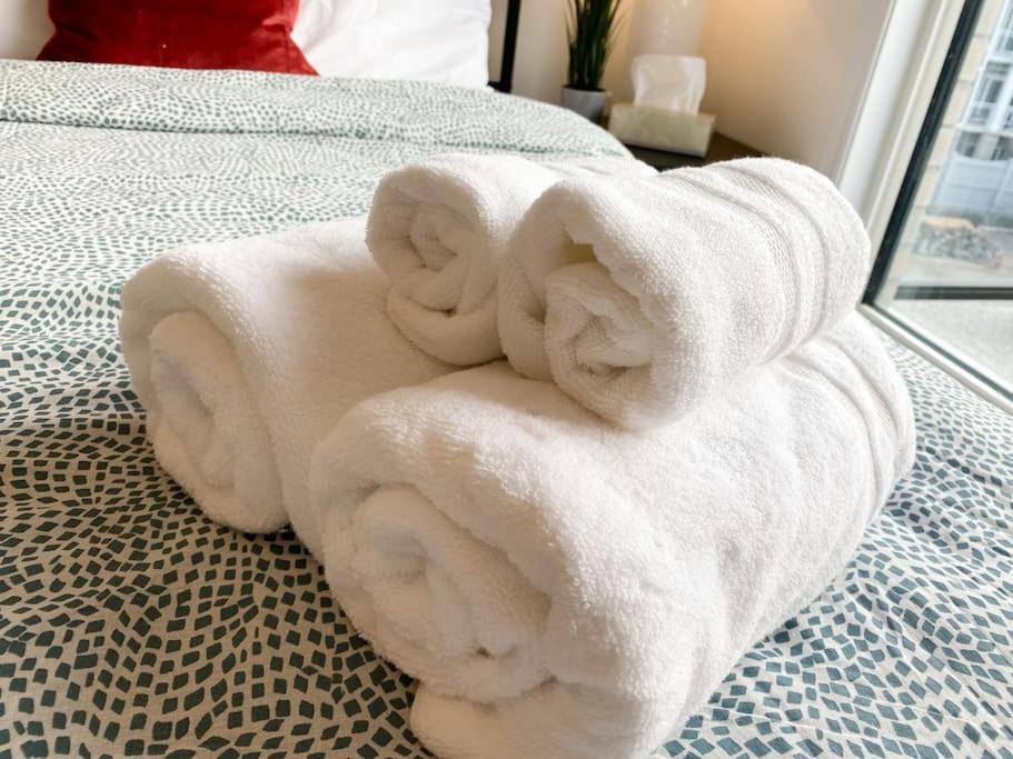 Elegant Rooms In Shared Townhouse Next To Beach Whitby Zewnętrze zdjęcie