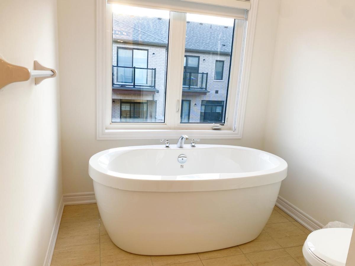 Elegant Rooms In Shared Townhouse Next To Beach Whitby Zewnętrze zdjęcie