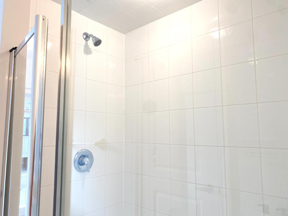 Elegant Rooms In Shared Townhouse Next To Beach Whitby Zewnętrze zdjęcie