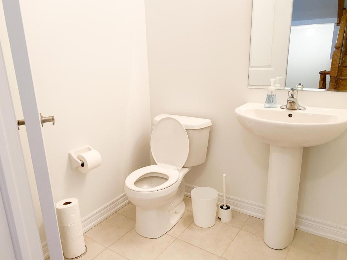 Elegant Rooms In Shared Townhouse Next To Beach Whitby Zewnętrze zdjęcie