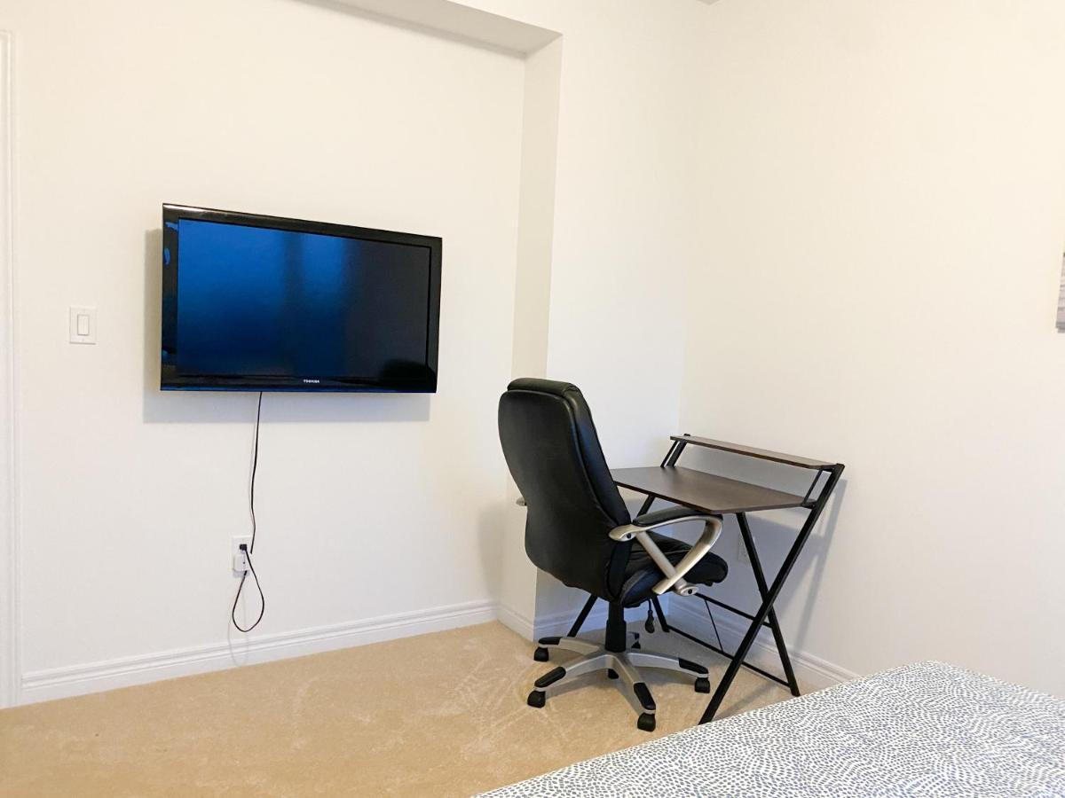 Elegant Rooms In Shared Townhouse Next To Beach Whitby Zewnętrze zdjęcie